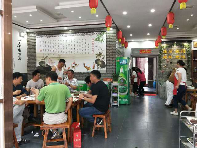 重慶特色餐飲，不光要有飲食特色，裝修特色也不能缺哦