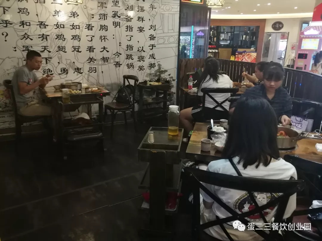 餐廳爆滿，食客慕名而來、提前預(yù)約···這種餐飲真的如此火爆？